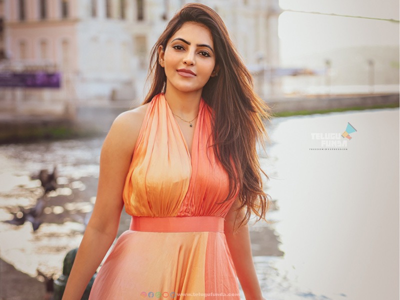 Heroine Athulya Ravi Glamorous Stills_8
